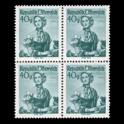 ANK 896 y - Österreichische Volkstrachten, 40 Groschen, vertikale Gummiriffelung, 4er Block, postfrisch